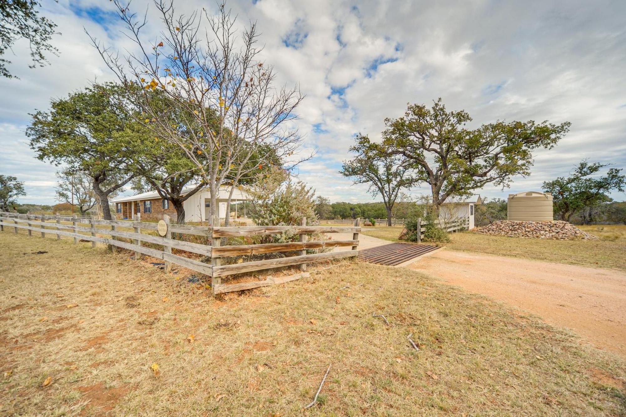 Historic Hoffmann Ranch Haus Near Wineries! Villa Fredericksburg Exteriör bild